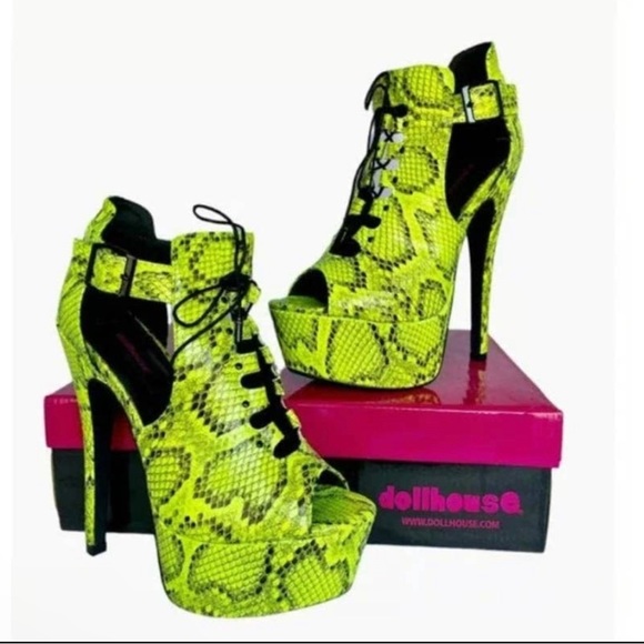 Dollhouse Shoes Dollhouse Green Snakeskin Heelsnwot Poshmark